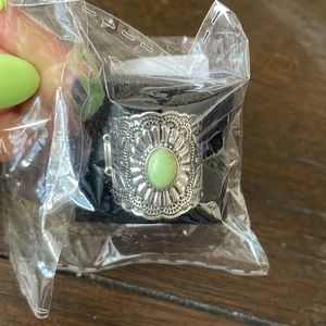 Exquisitely Ornamental green ring